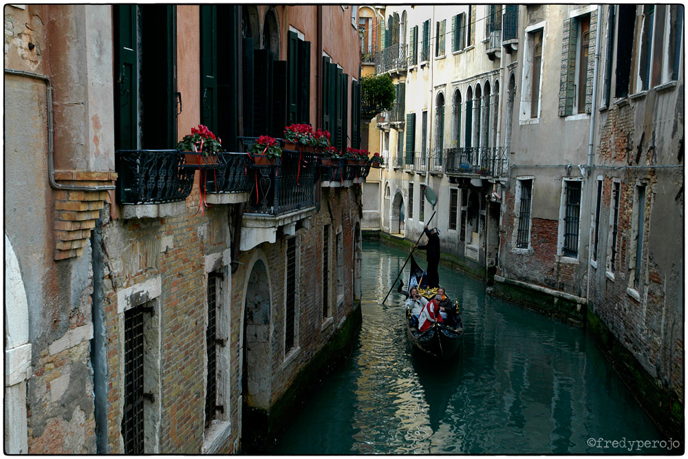 2008_italy_venice_gondola_fp_1000