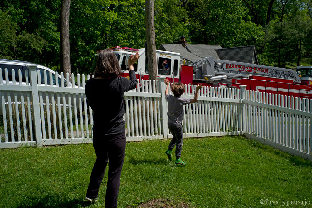 2020_coronavirus_birthday_drive_by_hastings-on-hudson_ny_perojo