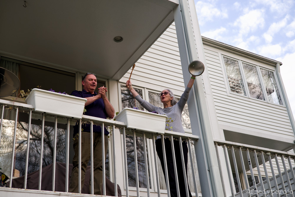 2020_coronavirus_hastings_on_hudson_ny_cheer_applause_perojo