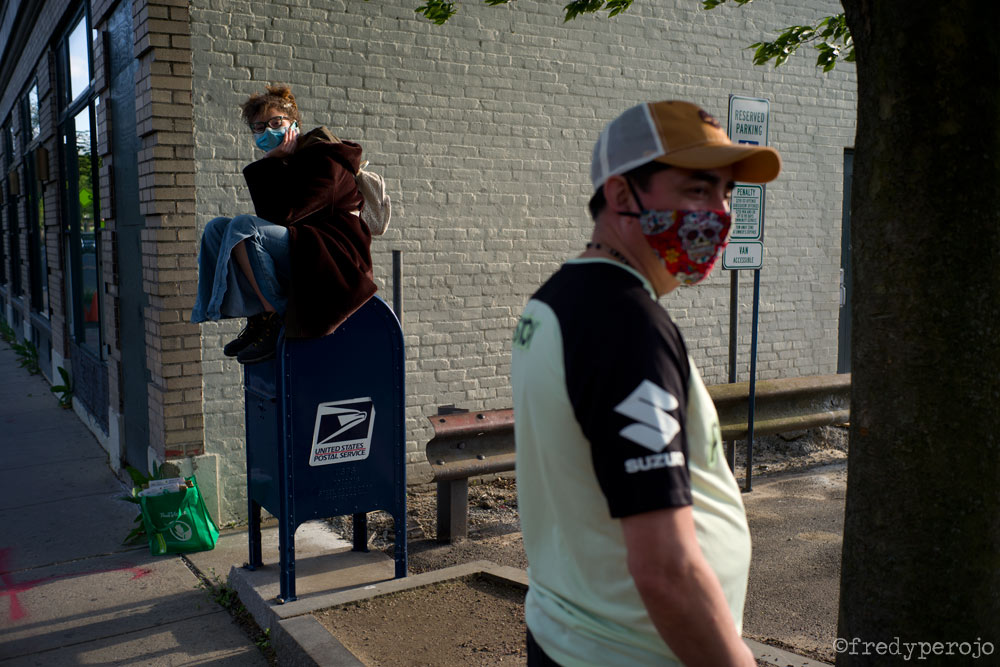 2020_coronavirus_mailbox_masks_hastings_on_hudson_ny_perojo